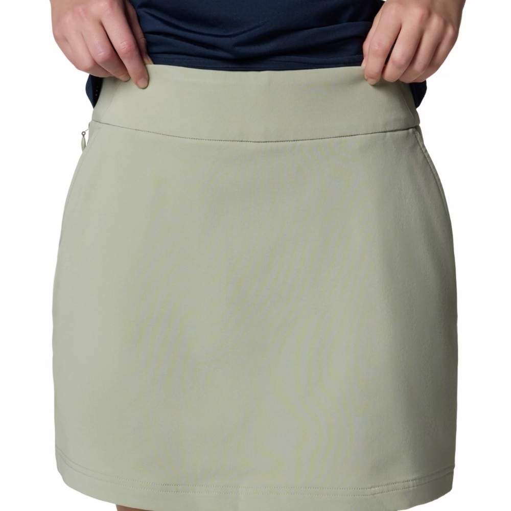 Columbia Women’s Sage Green Skort Size S